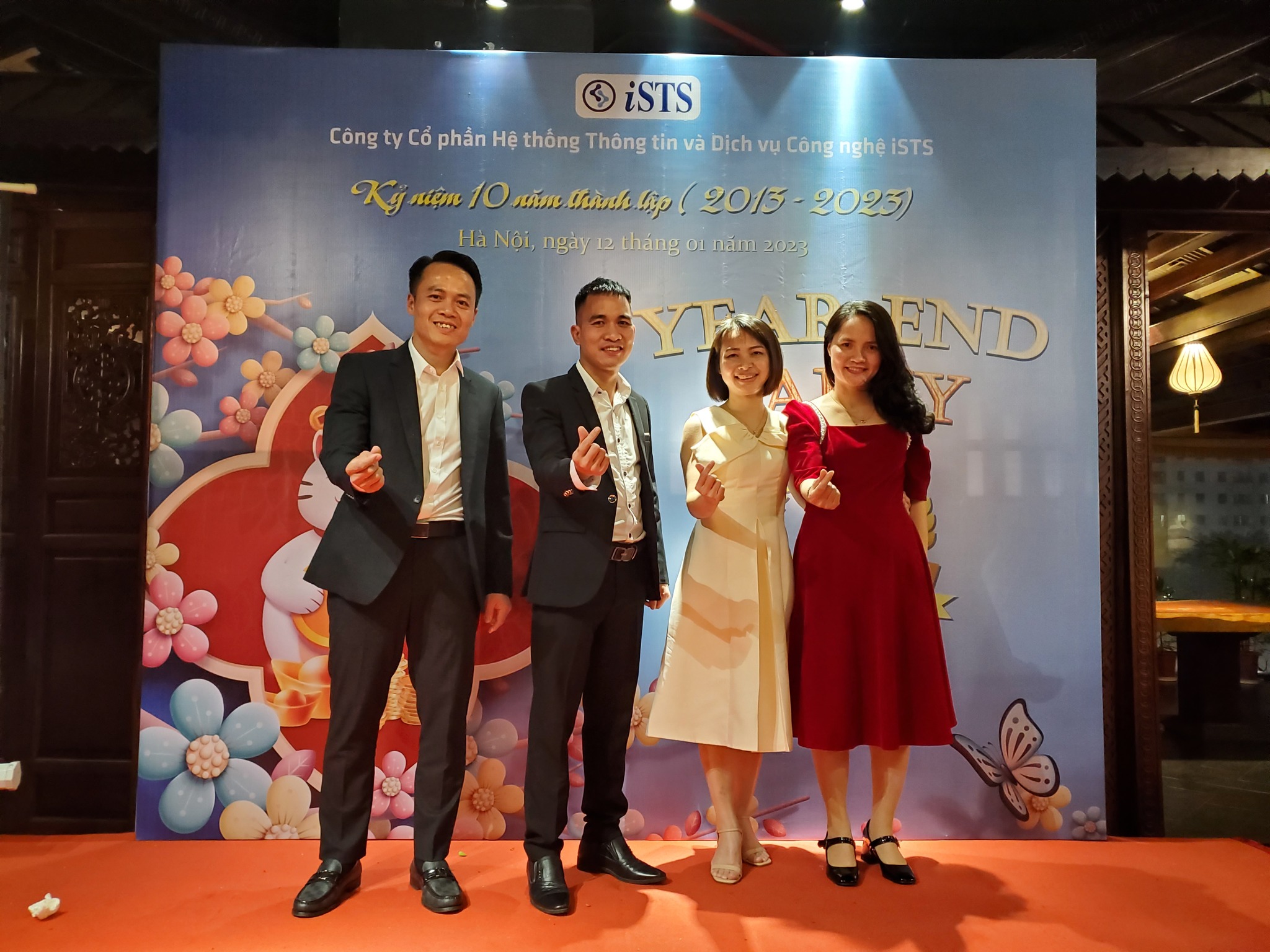 Tiệc tất niên cuối năm